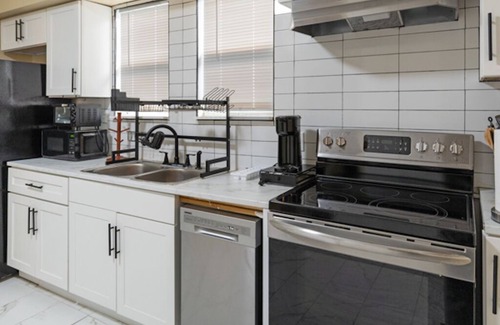 Ybor City House | Cozy Tampa Getaway Mins from Downtown & Beaches