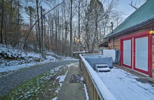 Tellico Plains House | Cozy Tellico Plains Cabin with Large Mountain Creek!
