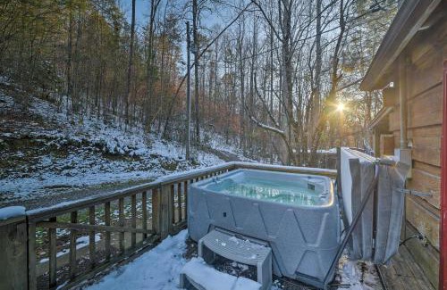 Tellico Plains House | Cozy Tellico Plains Cabin with Large Mountain Creek!