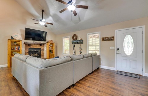 Byrdstown House | Cozy Tennessee Lake House with Grill and Fire Pit!