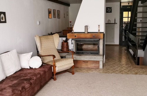 Bernau House | Cozy terraced vacation home with wood-burning fireplace