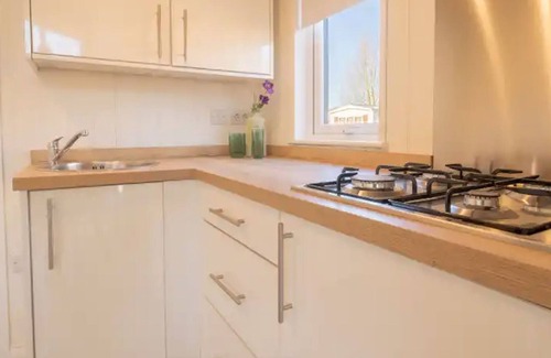Susteren Ski Chalet | Cozy tiny house, fireplace, Maastricht at 30km