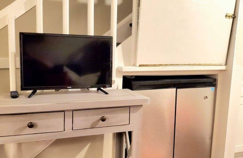 Southwest Raleigh Apartment | Cozy Tiny Loft near NCSU and Downtown Ral