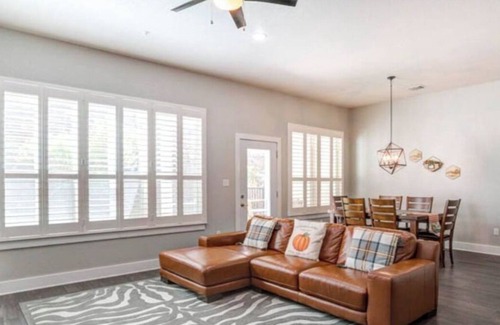 Crownridge of Texas House | Cozy town house in a Private Gated Community.
