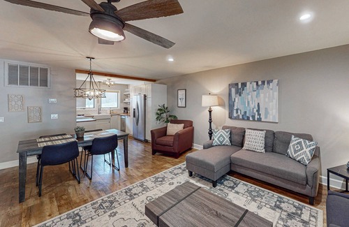 Hot Springs Village House | Cozy Townhouse with a Covered Deck, Smart TVs, and Golf Nearby