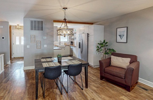 Hot Springs Village House | Cozy Townhouse with a Covered Deck, Smart TVs, and Golf Nearby