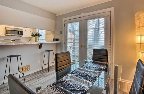Clarkdale House | Cozy Townhome 13 Mi to Downtown Atlanta!