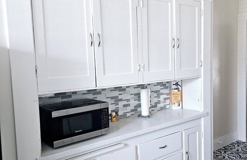 Vallejo House | Cozy townhome in delightful Vallejo with WiFi access