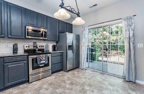 Southwest Raleigh House | Cozy Townhome in Peaceful District of Raleigh