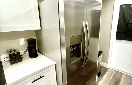 Bearss Plaza House | Cozy Townhome near USF & Busch Gardens