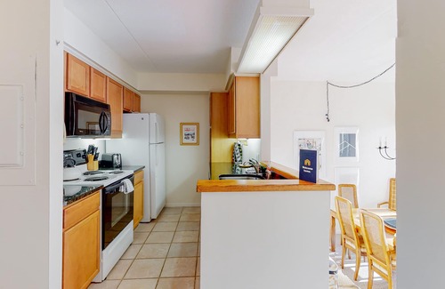 Warren Condo | Cozy townhome with on-site pools, hot tub, tennis, game room & gym