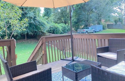 Cartersville House | Cozy townhome with TWO KING and ONE QUEEN Beds