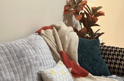 Lawrence House | Cozy townhouse in West Lawrence
