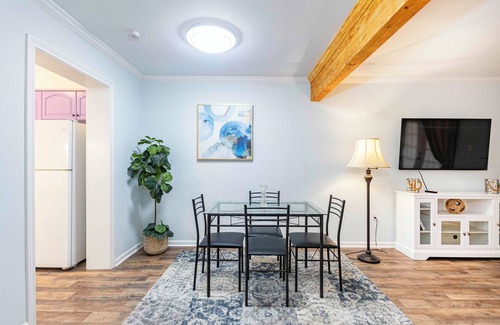 Lafayette House | Cozy townhouse minutes from Downtown Lafayette, LA