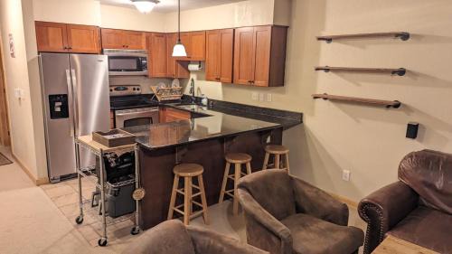 Warrior's Mark House | Cozy Townhouse on the main bus line