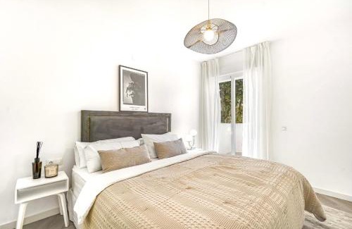 Nueva Andalucia House | Cozy Townhouse with Rooftop Terrace and Pool