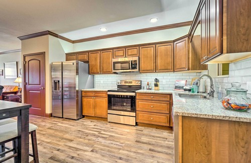 Townsend Condo | Cozy Townsend Condo, Resort-Style Amenities!