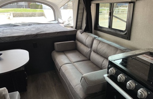 Golden Hills House | Cozy travel trailer! Pick up or drop off in Tehachapi