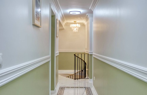 11th Arrondissement Apartment | Cozy Triplex 250m² 6BR Modern w/Aircon Modern-NEW