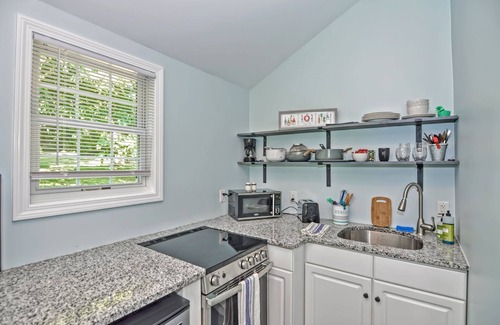 North Truro House | Cozy Truro Cottage pet friendly and close to the beach!