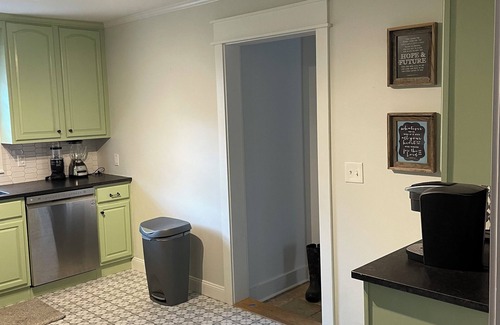 Starkville House | Cozy two bedroom home with large covered deck