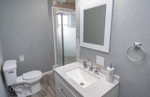 Racine House | Cozy two bedroom home in Racine