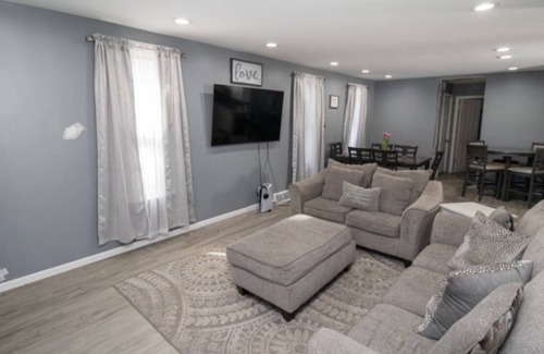 Racine House | Cozy two bedroom home in Racine