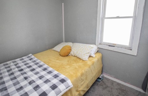Racine House | Cozy two bedroom home in Racine