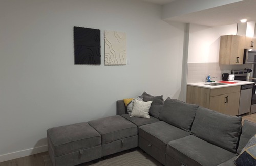 Southwest Calgary Apartment | Cozy two bedroom suite in South West Calgary