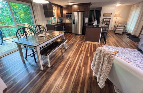 West Jefferson Cabin | Cozy Up in the Carolina Mtns–Your Perfect Winter Escape Awaits @ Shady Grove