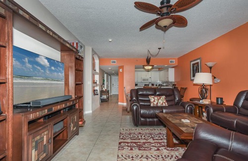 New Smyrna Beach Apartment | Cozy up in this gorgeous coastal themed 32 condo with views of the estuary OW10-303