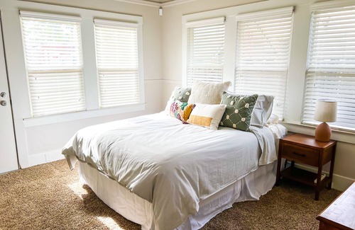 Tower District House | Cozy Updated 1920 Bungalow- 10 min Walk to Tower District