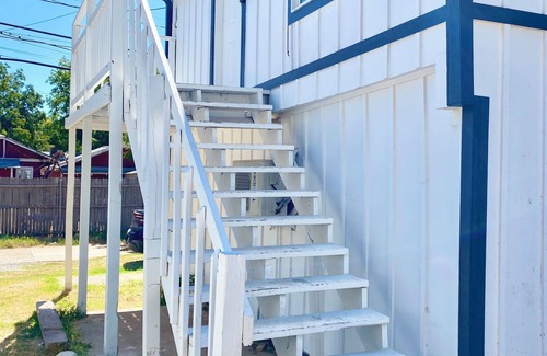 Wichita Falls Apartment | Cozy Upstairs Studio with Fast WiFi + Full Kitchen. Centrally Located!