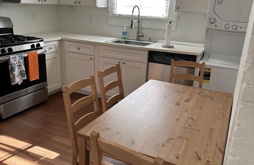 East Carrollton House | Cozy uptown house
