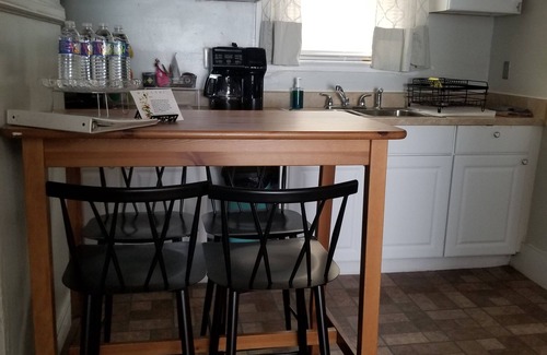 Rochester House | Cozy Urban Retreat in Rochester 7-10 min to Airport, UofR, Downtown, Eastman