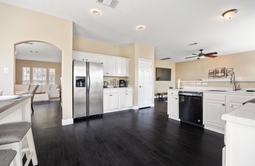 North San Antonio - SAT House | Cozy Urban Retreat