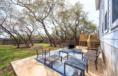 North San Antonio - SAT House | Cozy Urban Retreat