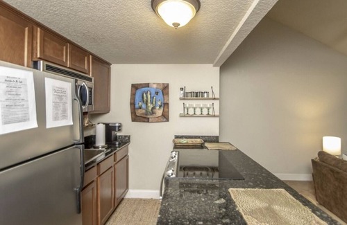 Royal Condo | Cozy lakefront condo with beautiful view of Lake Hamilton!