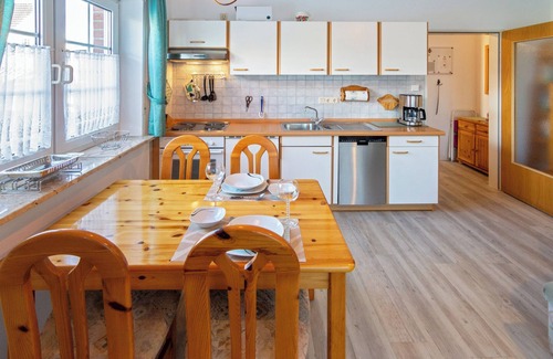 Westeraccumersiel Apartment | Cozy vacation apartment Kleine Robbe in Dornumersiel