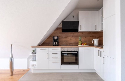 Ueberlingen Apartment | Cozy vacation apartment "Bodenseeufer" directly on the lake