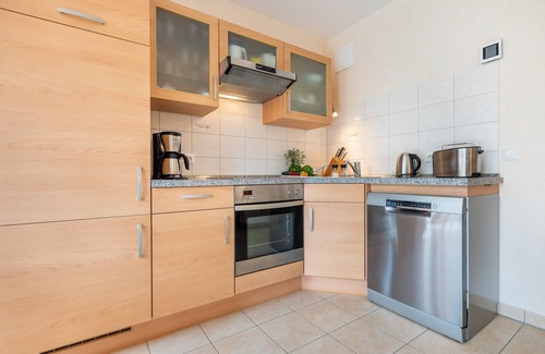 Juliusruh Apartment | Cozy vacation apartment with southwest-facing terrace, direct beach location