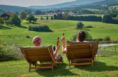 Arnbruck Apartment | Cozy vacation apartment (80sqm) with large terrace, panoramic view and wood-burning stove