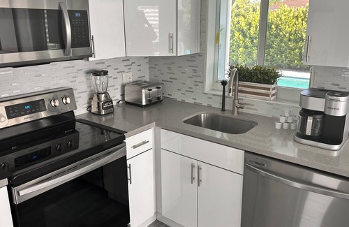 Pembroke Pines House | Cozy Vacation House between Miami and Fort Lauderdale in a quiet Neighborhood!