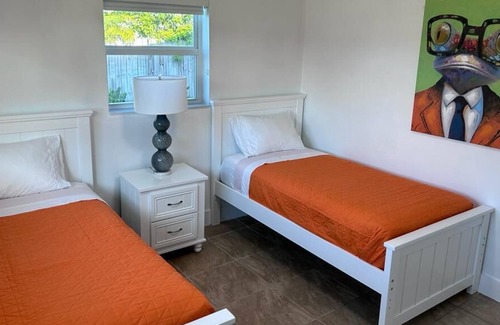 Pembroke Pines House | Cozy Vacation House between Miami and Fort Lauderdale in a quiet Neighborhood!