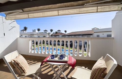 Rota House | Cozy Vacation Home “Casa Costa Ballena Dahlia” Close to the Beach with Wi-Fi, Pool