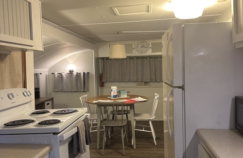 National Gardens House | Cozy Vacation Rental, Perfect for short term, Snowbirds & Traveling Nurses