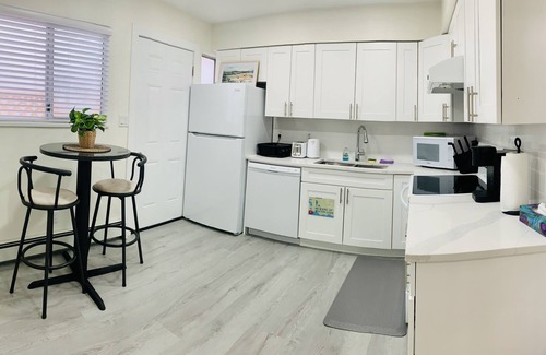 Riley Park House | Cozy Vancouver Home and Free Parking - Ideal Gateway