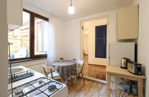 Vera Apartment | Cozy Vera Apt - By Wehost