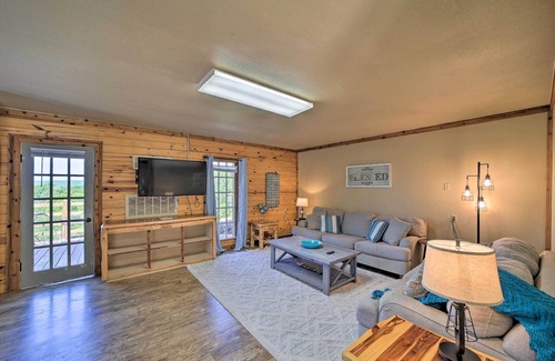 Vian Cabin | Cozy Vian Cabin: 1 Mi to Tenkiller State Park