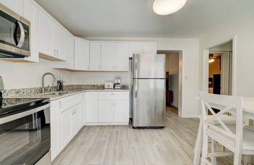 Fort Pierce Villa | Cozy Villa #2, 3 minutes from Downtown & 10 minutes to the Beach
